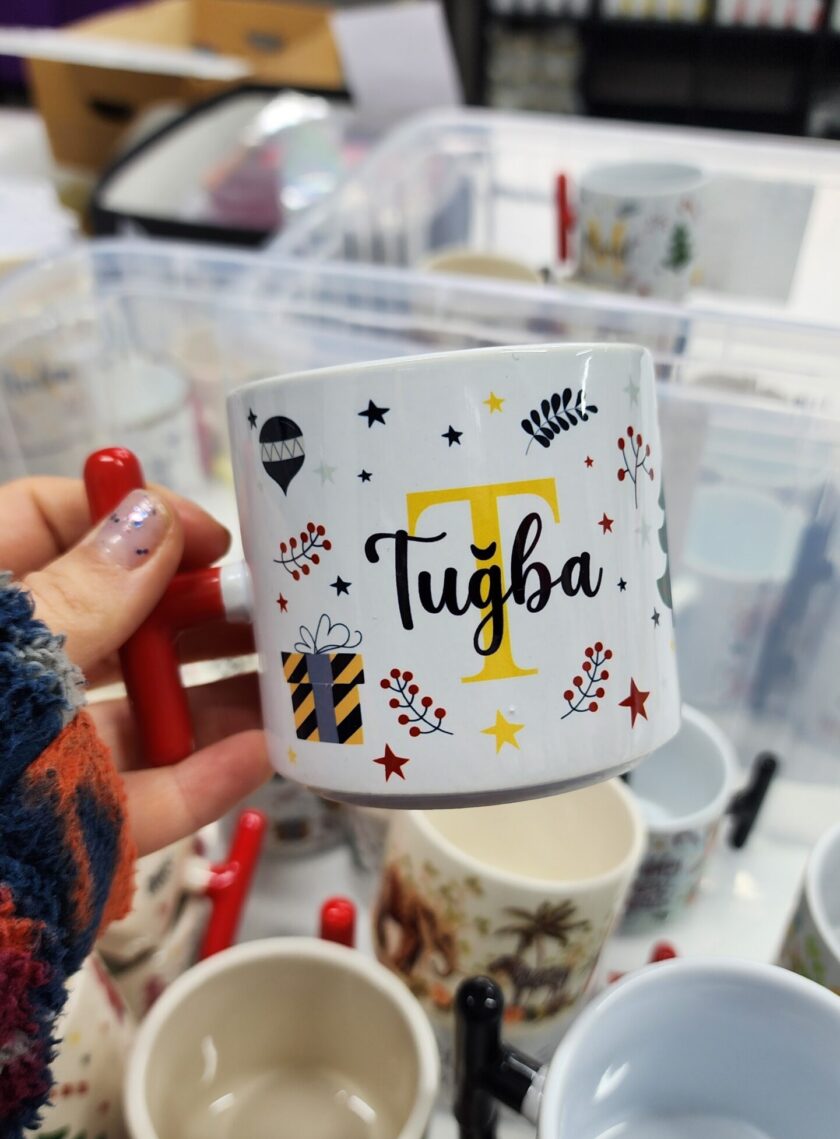 Tuğba İsmine Özel Yılbaşı Temalı Happy New Year Design Porselen T Kupa Bardak Latte Fincanı
