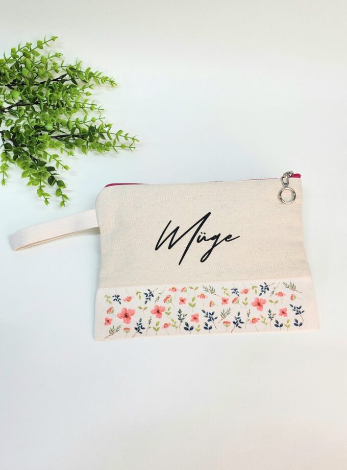 İsme Özel Mavi Yaprak ve Pembe Çiçek Desenli Clutch Çanta