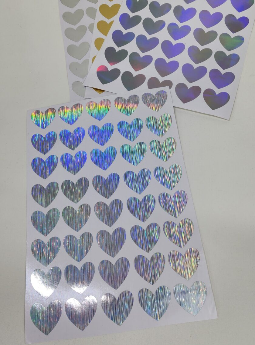 Yapışkanlı Sticker Kalp Şekilli Sticker Etiket Holografik Renkli 40 Adet 3.5x3.5 cm - Görsel 2