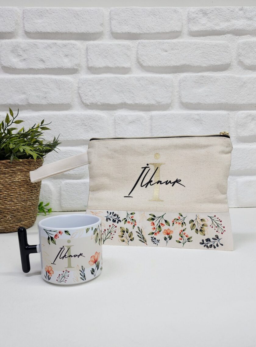İsme Özel Kişiye Özel Yaprak ve Çiçek Desenli T Kupa Bardak Latte Fincanı Clutch Çanta Hediye Seti - Görsel 3
