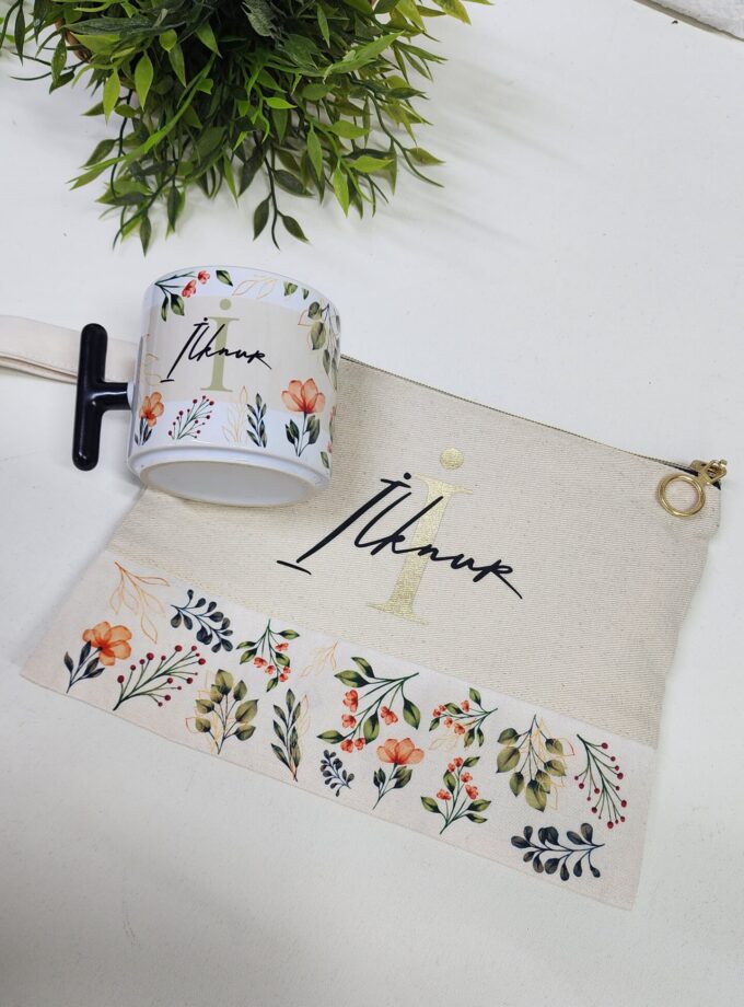 İsme Özel Kişiye Özel Yaprak ve Çiçek Desenli T Kupa Bardak Latte Fincanı Clutch Çanta Hediye Seti