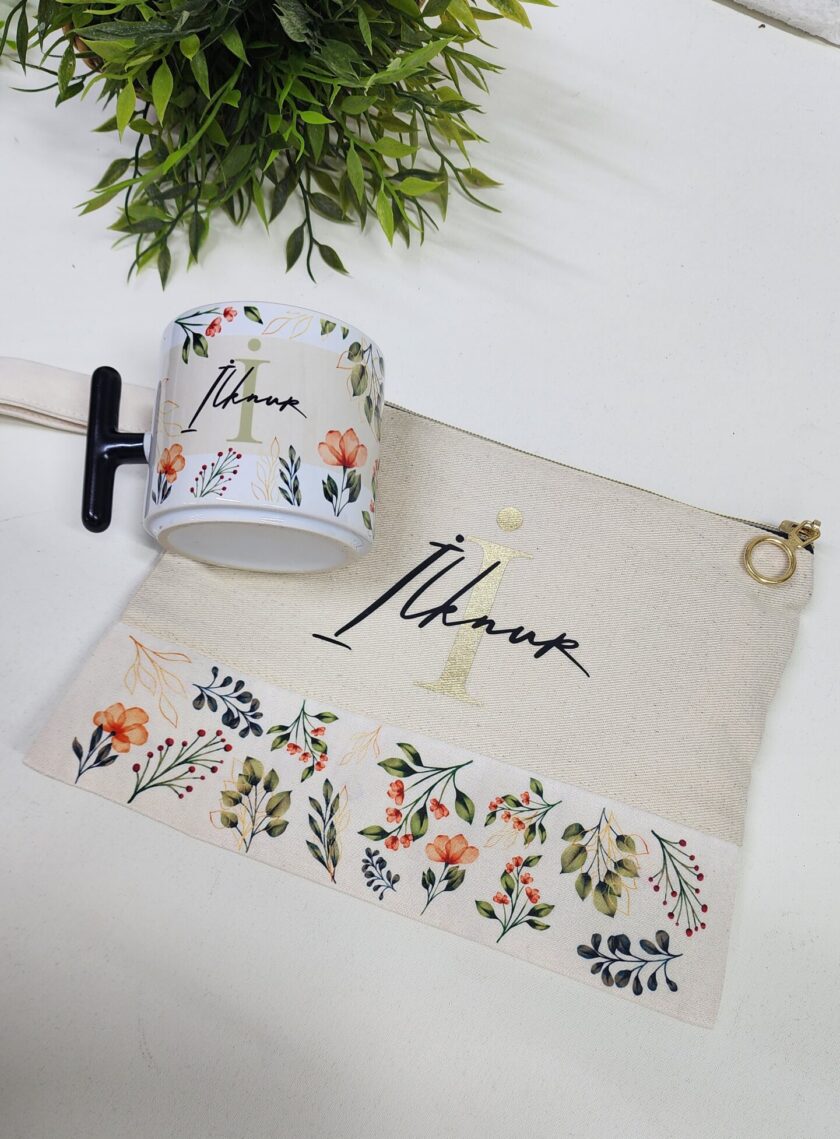 İsme Özel Kişiye Özel Yaprak ve Çiçek Desenli T Kupa Bardak Latte Fincanı Clutch Çanta Hediye Seti
