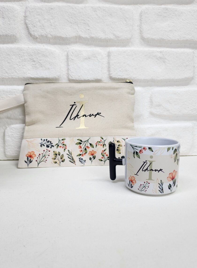 İsme Özel Kişiye Özel Yaprak ve Çiçek Desenli T Kupa Bardak Latte Fincanı Clutch Çanta Hediye Seti - Görsel 2