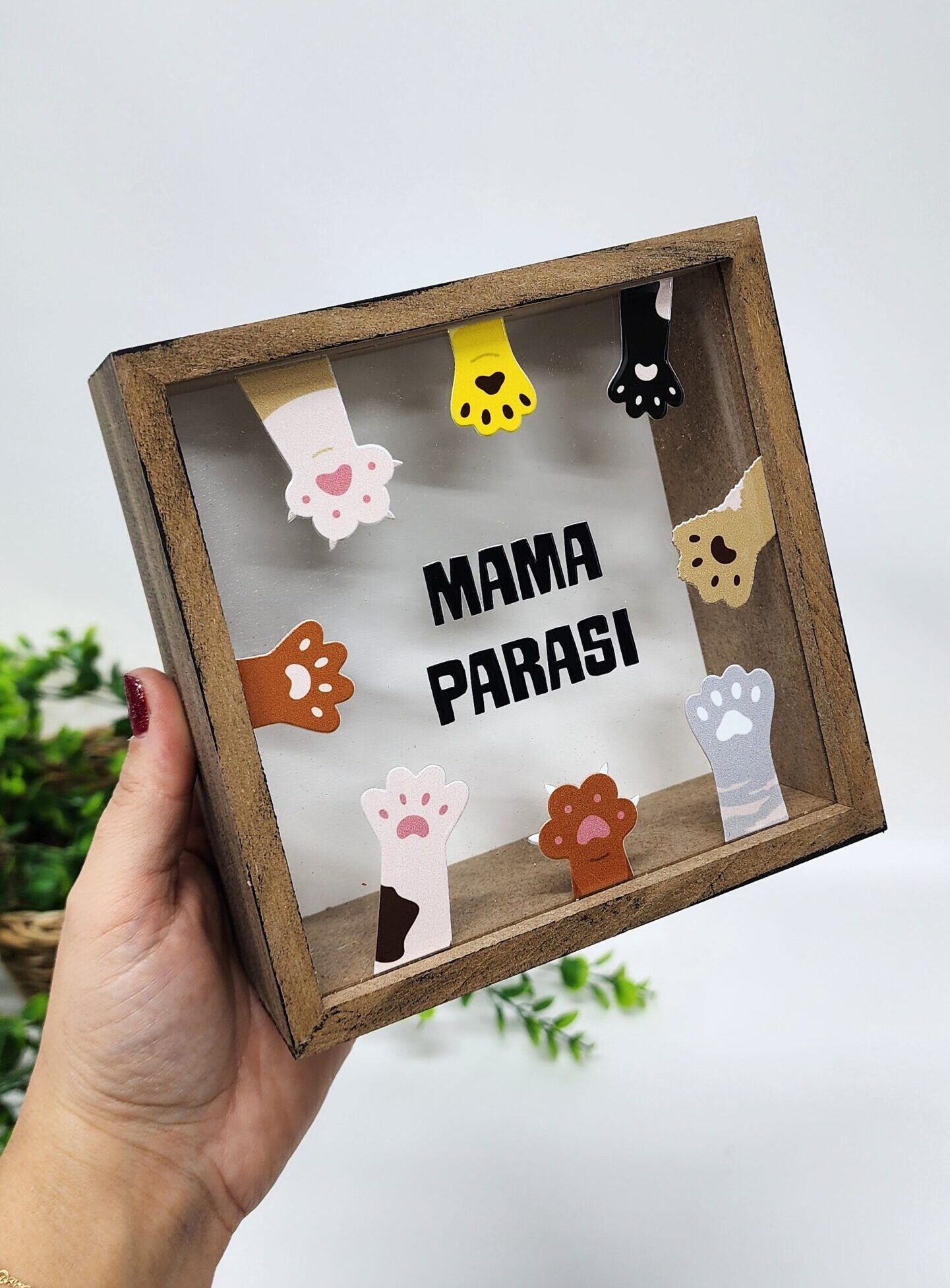 – Kedi Pati Desenli Mama Parası Yazılı Kumbara Kahverengi Ahşap Hazneli Hediyelik Kumbara Kedi Pati Desenli Mama Parası Yazılı Kumbara Kahverengi Ahşap Hazneli Hediyelik Kumbara - Görsel 2