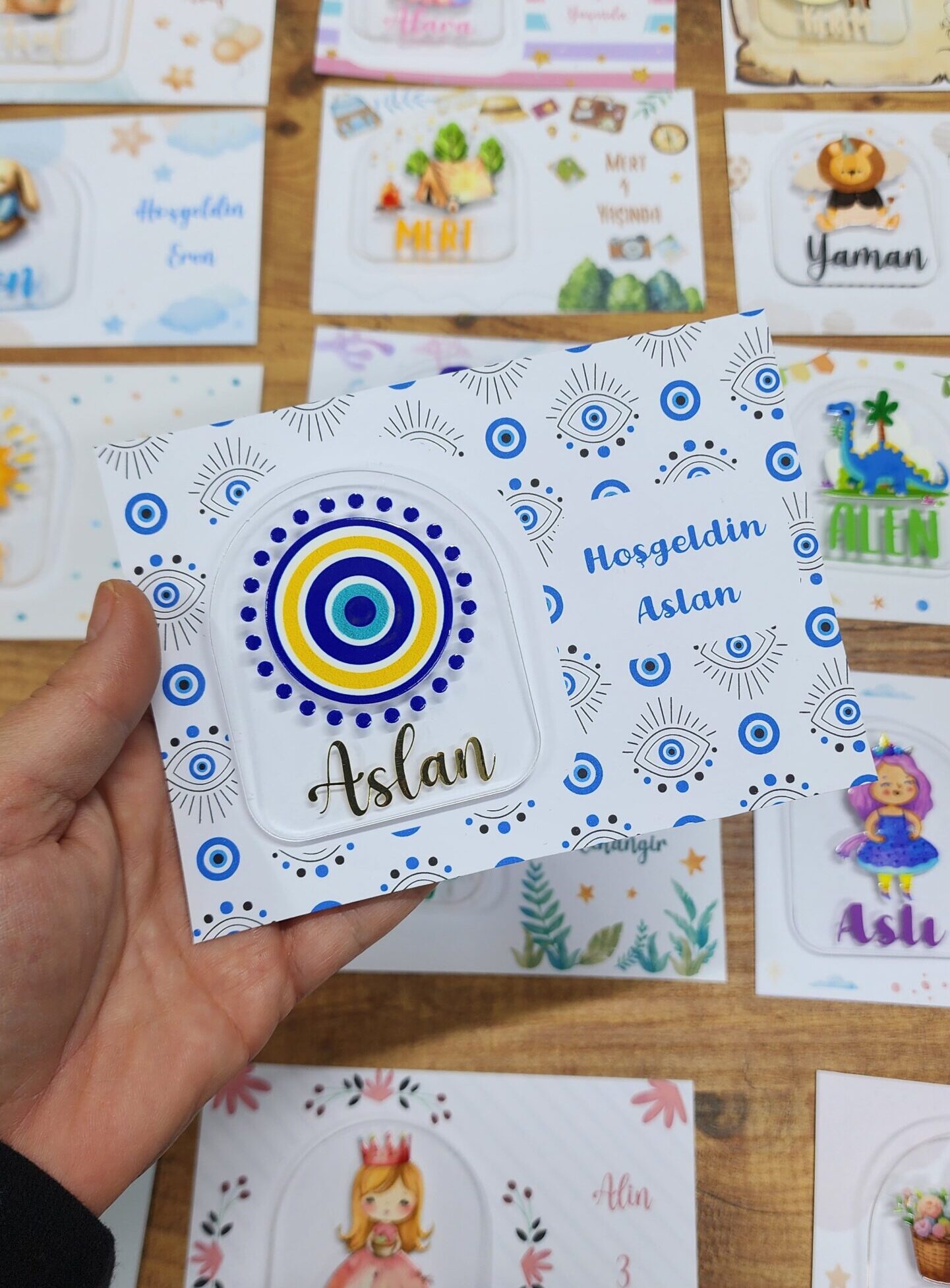 – İsme Özel Kişiye Özel Nazar Boncuğu Detaylı Pleksi Bebek Magnet Yenidoğan Magnet 20 Adet İsme Özel Kişiye Özel Nazar Boncuğu Detaylı Pleksi Bebek Magnet Yenidoğan Magnet 20 Adet - Görsel 2