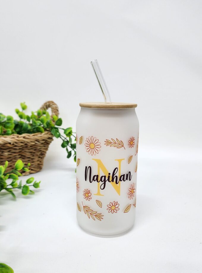 İsme Özel Kişiye Özel Bambu Kapaklı Papatya ve Yaprak Desenli Pipetli Buzlu Cam Bardak