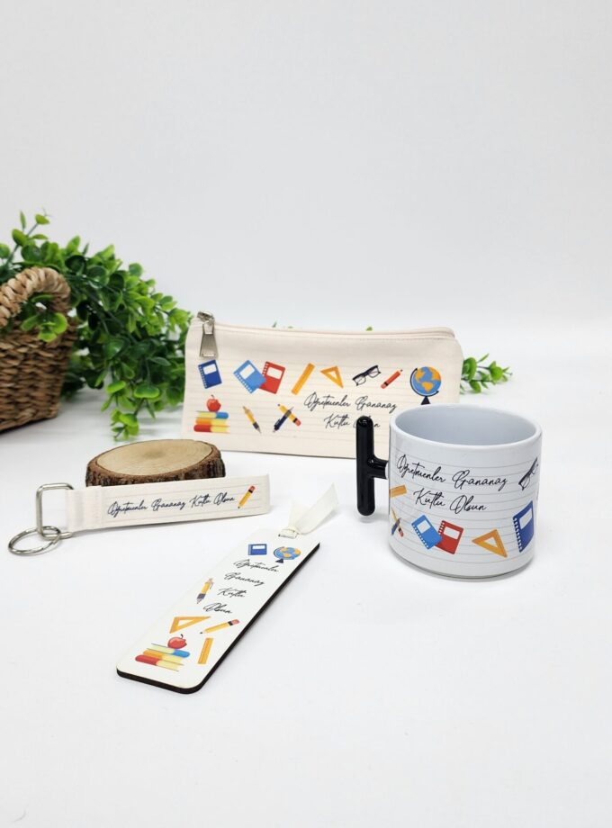 Öğretmenler Günü Temalı T Kupa Bardak Latte Fincanı Kalemlik Kitap Ayracı Anahtarlık Hediye Seti