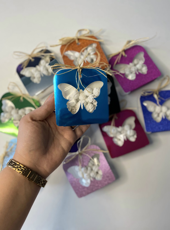 – Yeni Yıl Hediyesi Yılbaşı Hediyesi Leblebi Şekeri Metalik Renk Kutu 10 Adet Yeni Yıl Hediyesi Yılbaşı Hediyesi Leblebi Şekeri Metalik Renk Kutu 10 Adet - Görsel 4