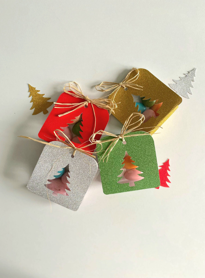 – Yılbaşı Çikolatası Yılbaşı Hediyesi Draje Çikolata Simli Kutu 4 Adet Yılbaşı Çikolatası Yılbaşı Hediyesi Draje Çikolata Simli Kutu 4 Adet - Görsel 6