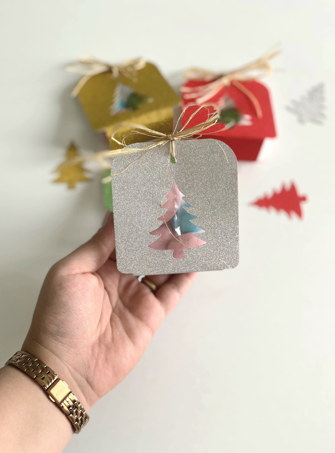 – Yılbaşı Çikolatası Yılbaşı Hediyesi Draje Çikolata Simli Kutu 4 Adet Yılbaşı Çikolatası Yılbaşı Hediyesi Draje Çikolata Simli Kutu 4 Adet - Görsel 4