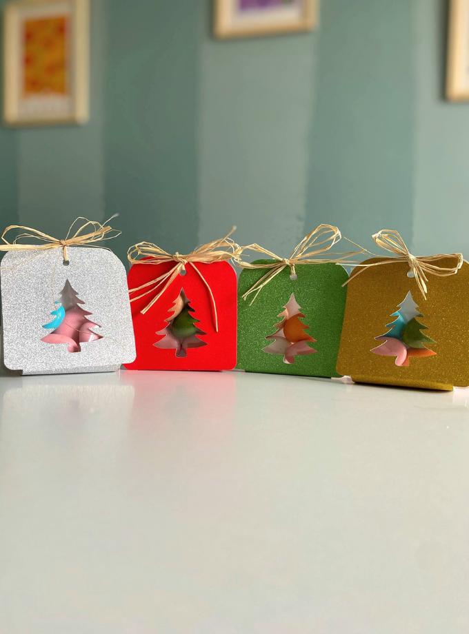 Yılbaşı Çikolatası Yılbaşı Hediyesi Draje Çikolata Simli Kutu 4 Adet